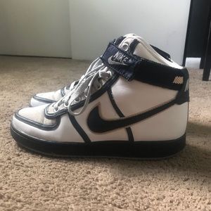 Nike Women’s High Top Vandals Size 8